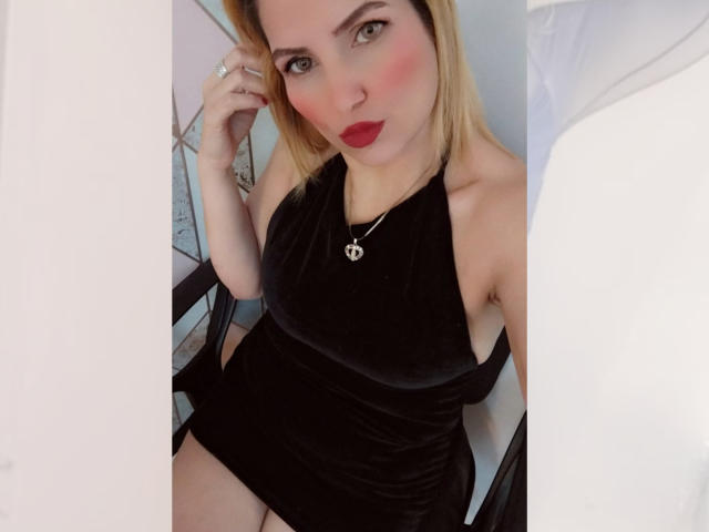 GiuliaAddams - Live sexe cam - 20147622