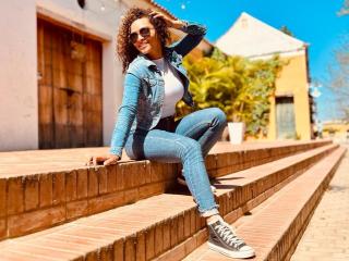 MiaBruneette - Live sex cam - 20156986