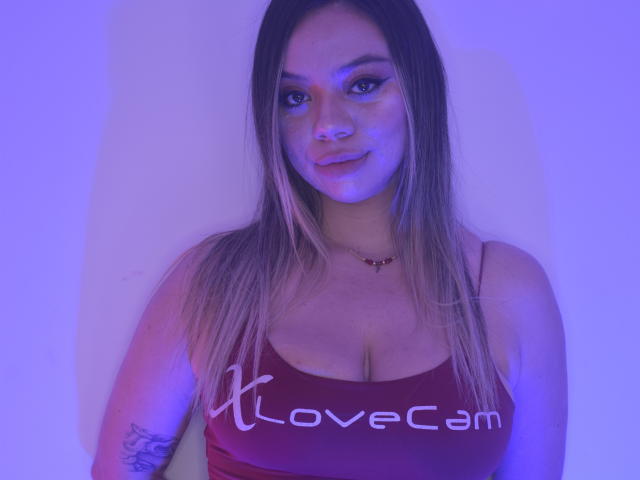 SamanthaMoure - Live Sex Cam - 20178910