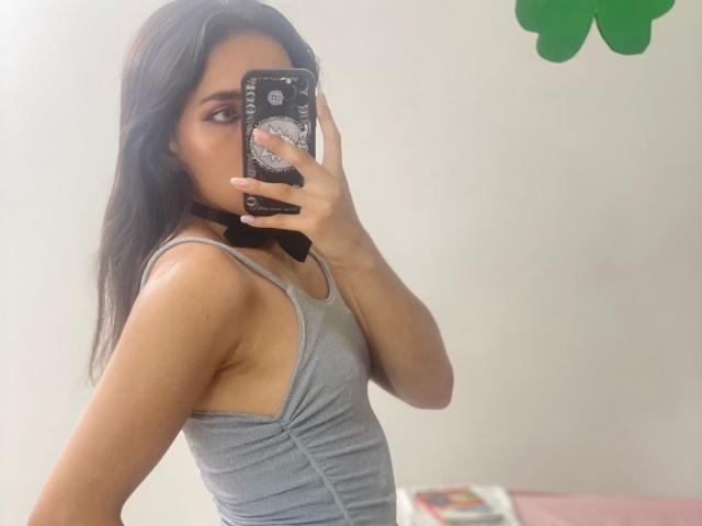 EmmaRoux - Live Sex Cam - 20199914