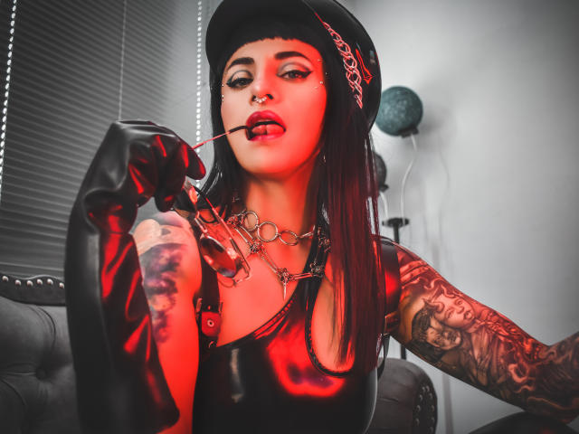NinaBondQueen - Live sexe cam - 20203186