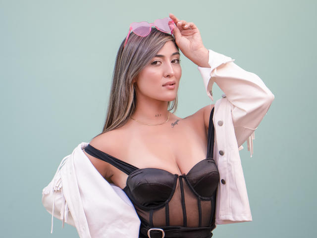 MaeCollins - Live sex cam - 20230010