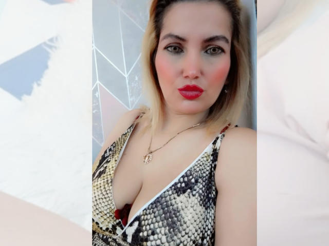 GiuliaAddams - Sexe cam en vivo - 20241990
