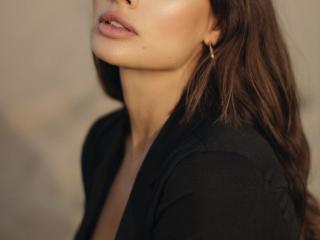 BeeElina - Live sex cam - 20242210