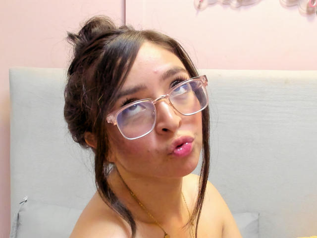 EvaMcAllister - Live sex cam - 20249406