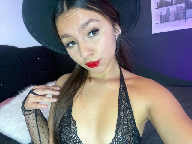 AlessiaFerry - פורנו בשידור חי ומצלמת סקס - 20263266