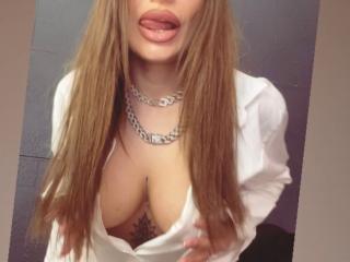 NicolleMiss - Live Sex Cam - 20266658