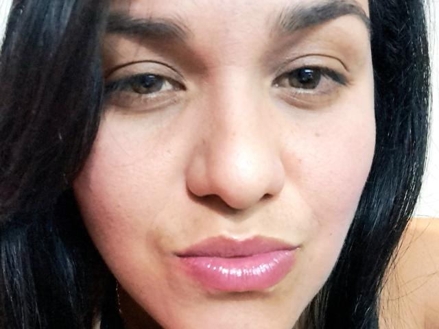 VivianaThomson - Élő pornó és szexkamera - 20286090