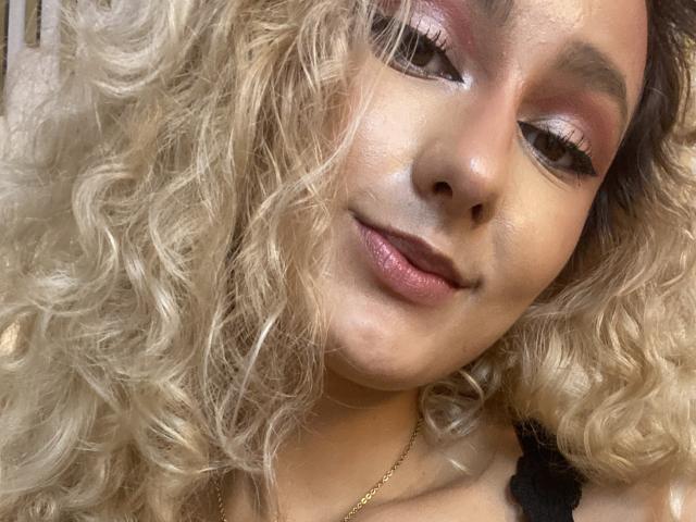 FloraSaenz - Live sex cam - 20293470