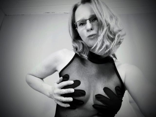 HeisseLina-hot - Live porn &amp; sex cam - 20293822