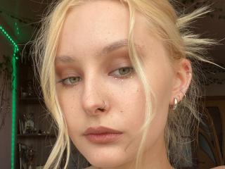 JudyyPlum - Live Sex Cam - 20309554
