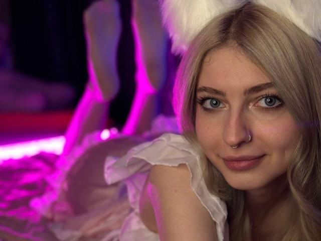 MayMeow - Live sex cam - 20321742