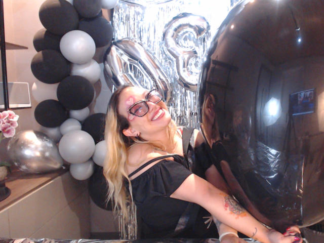 MeganHolt - Live porn &amp; sex cam - 20324874