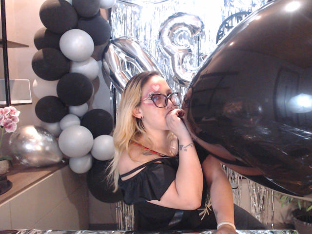 MeganHolt - Live sex cam - 20324882