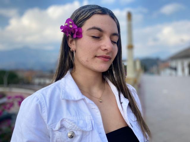 AtheneaRossi - Live Sex Cam - 20329754