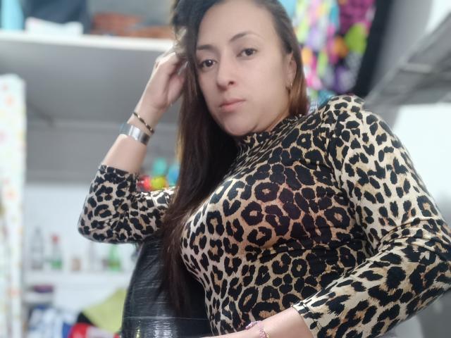 AshleySweetHot - Live Sex Cam - 20330822