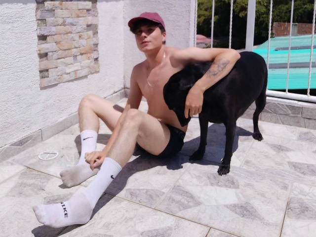 JackRouse - Live Sex Cam - 20331206