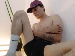 JackRouse - Live Sex Cam - 20331210