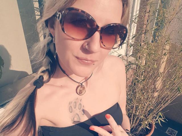 JuleRoxxX-hot - Sexe cam en vivo - 20343094