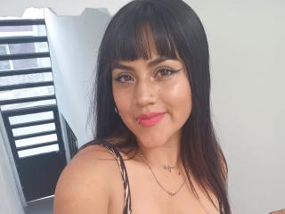 LucyThompsonn - Live Sex Cam - 20354670