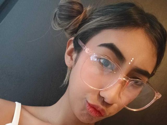 LovesKatty - Live Sex Cam - 20356798