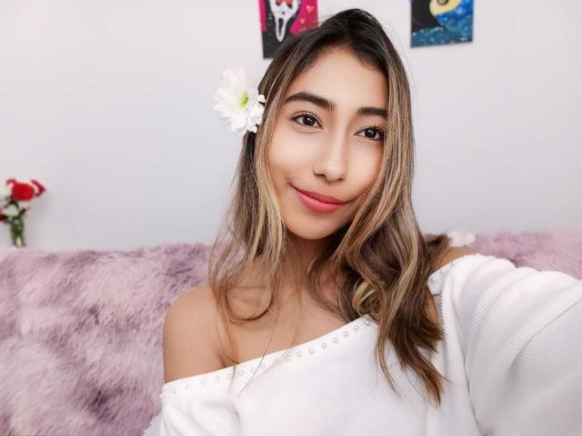 LovesKatty - Live Sex Cam - 20356830