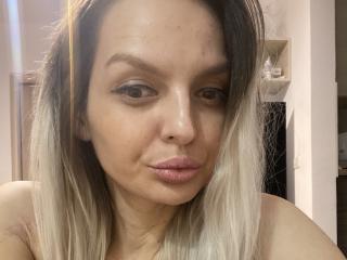 DouceAmelia - Live porn & sex cam - 20361682