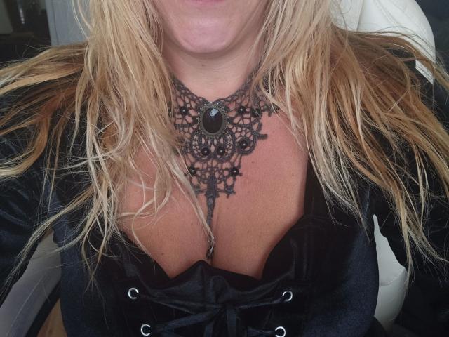 Rassige-Frau - Sexe cam en vivo - 20371982