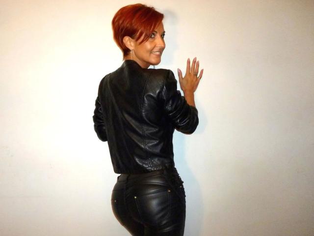 ReifeElena-hot - Live porn &amp; sex cam - 20384362