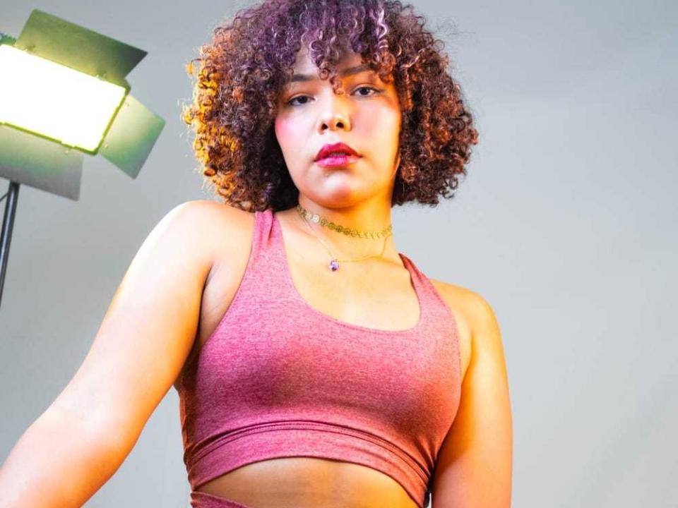 NiaColussi - Live Sex Cam - 20397090