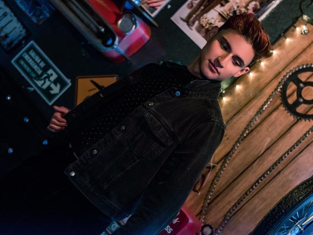 LiiamCollins - Live Sex Cam - 20412894