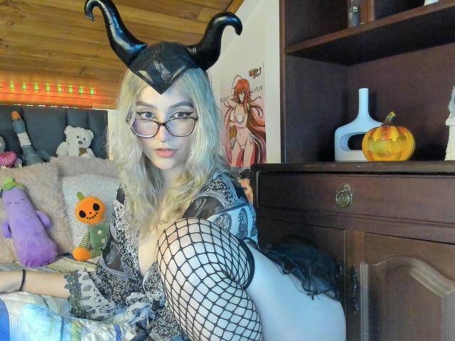 CarolineJones69 - Live Sex Cam - 20416562