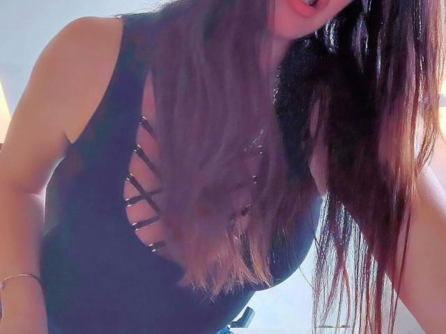 Hot-Strip-Girl - Live sex cam - 20427150