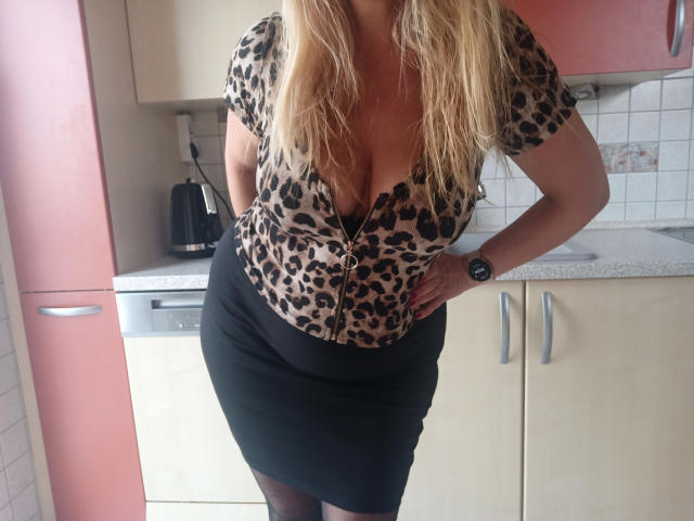 Rassige-Frau - Live sex cam - 20429110