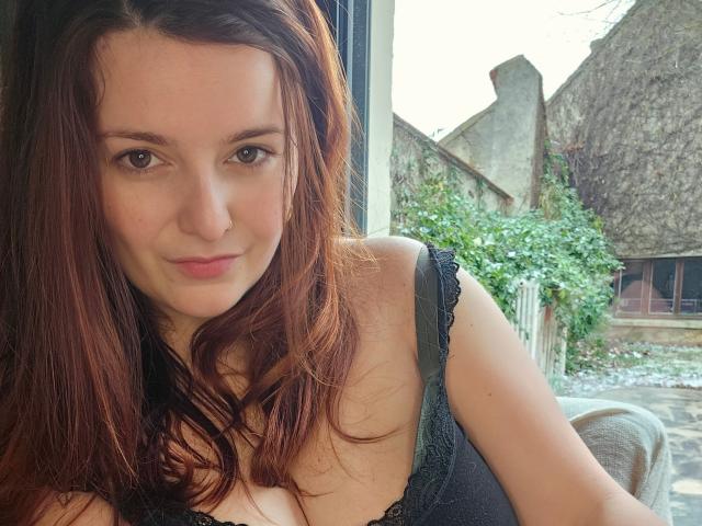 ErinMFrench - Live sex cam - 20434138