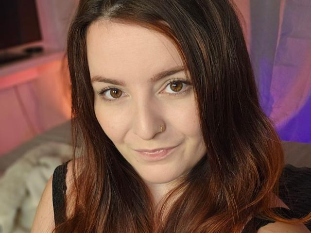 ErinMFrench - Live sex cam - 20434342