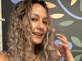 FloraSaenz - Live porn & sex cam - 20438210