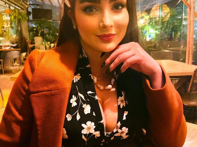 VikkyRose - Live sex cam - 20438506