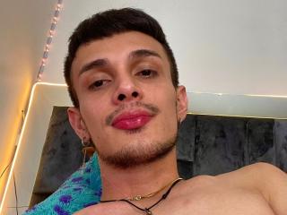 SlimLewis - Live porn &amp; sex cam - 20439658