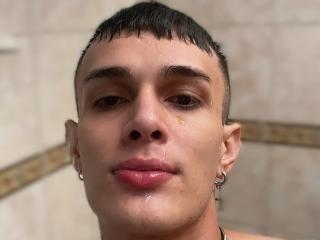 SlimLewis - Live Sex Cam - 20439686