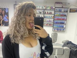 FloraSaenz - Live sex cam - 20443810