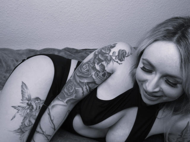 Devilscaandy-hot - Live porn &amp; sex cam - 20449534