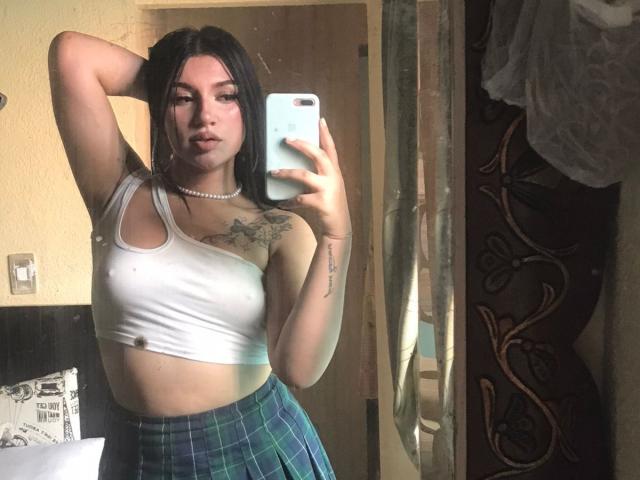 EmmiRuiz - Live sex cam - 20452318