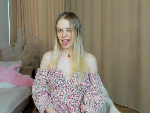 LadyBellaa - Live porn &amp; sex cam - 20457810