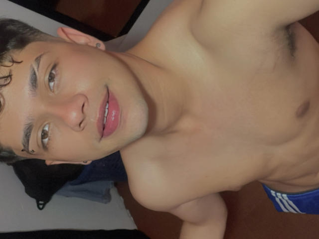 AleckHot - Live sexe cam - 20470470