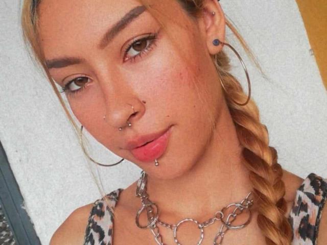 SomberSweetness - Live sex cam - 20479018