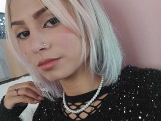 AveryFoxy - Live Sex Cam - 20490154