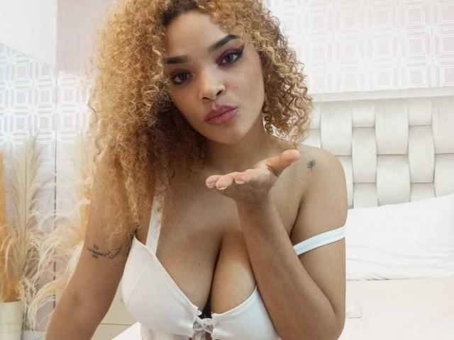 MiaBruneette - Live sex cam - 20519730