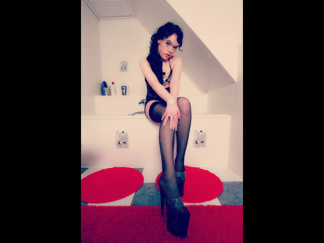 Wildandsexy25-hot - Live sex cam - 20524782