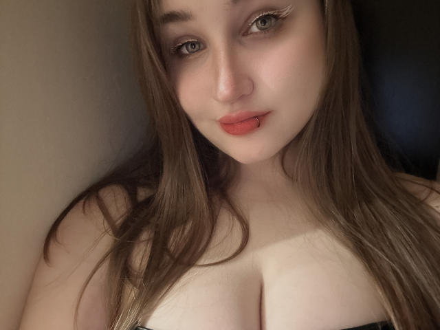 AlexHoliday - Live Sex Cam - 20537934